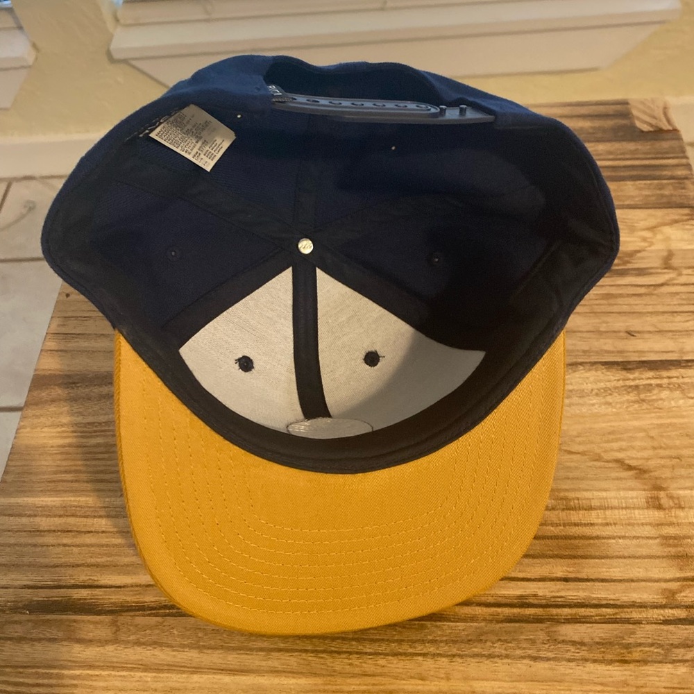 NWOT RVCA Navy SnapBack - Picture 4 of 4